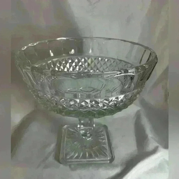 Large pedestal Fruit /Trifle  bowl - Picture 5 of 6